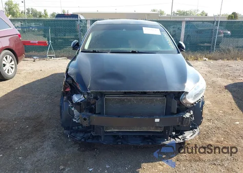 2021 Kia Forte Fe/Lxs z USA, uszkodzony, nr VIN 3KPF24AD6ME368130